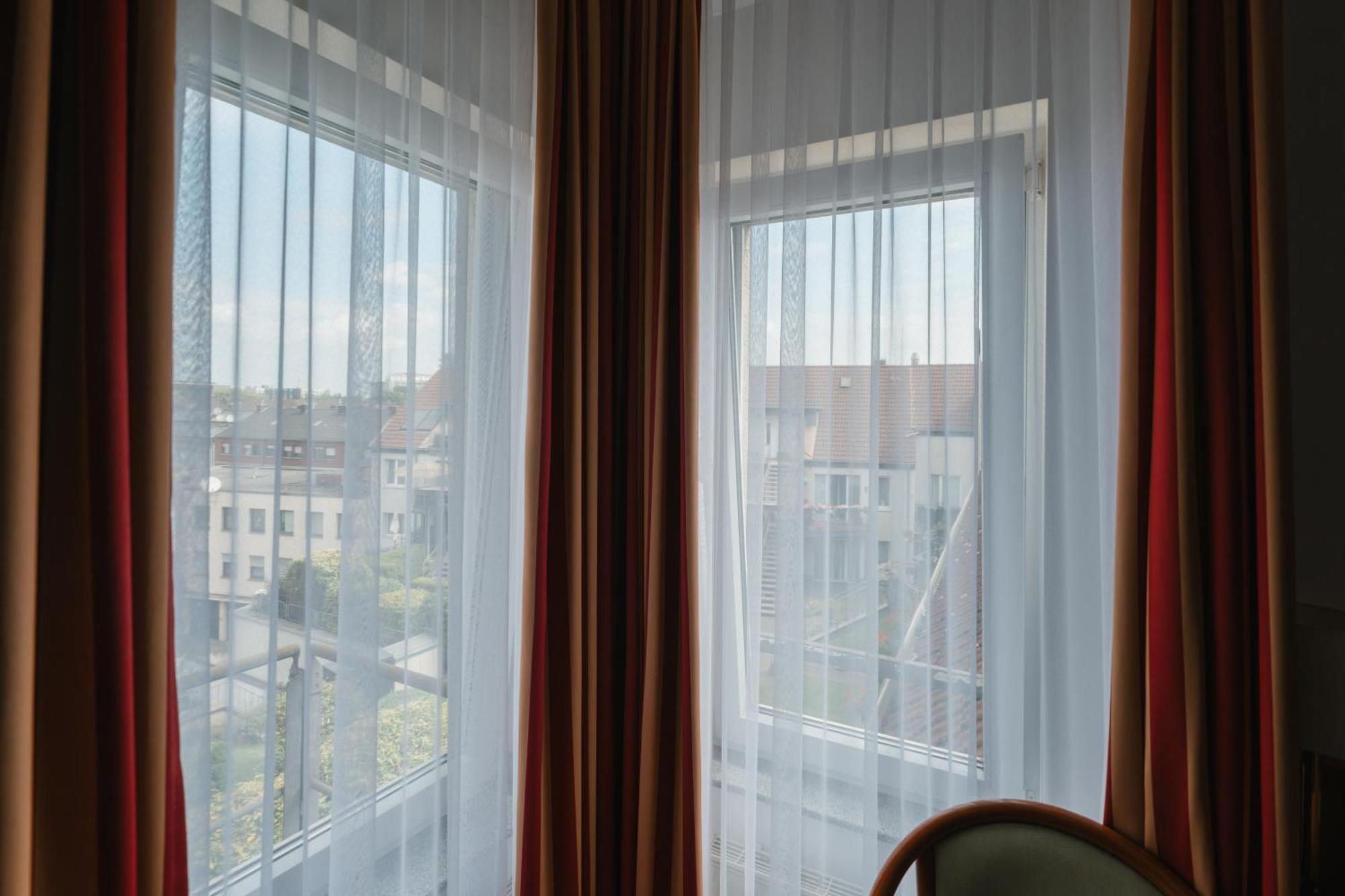 Hotel Mirage Duisburg Bagian luar foto